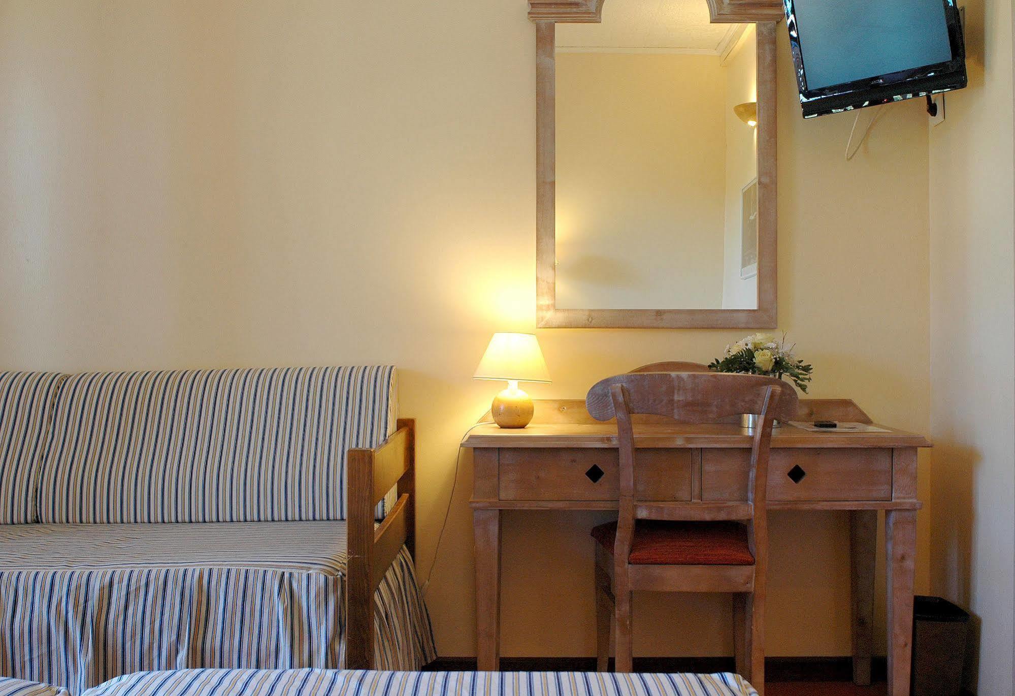 Ulvf Castel Luberon Hotel 3*