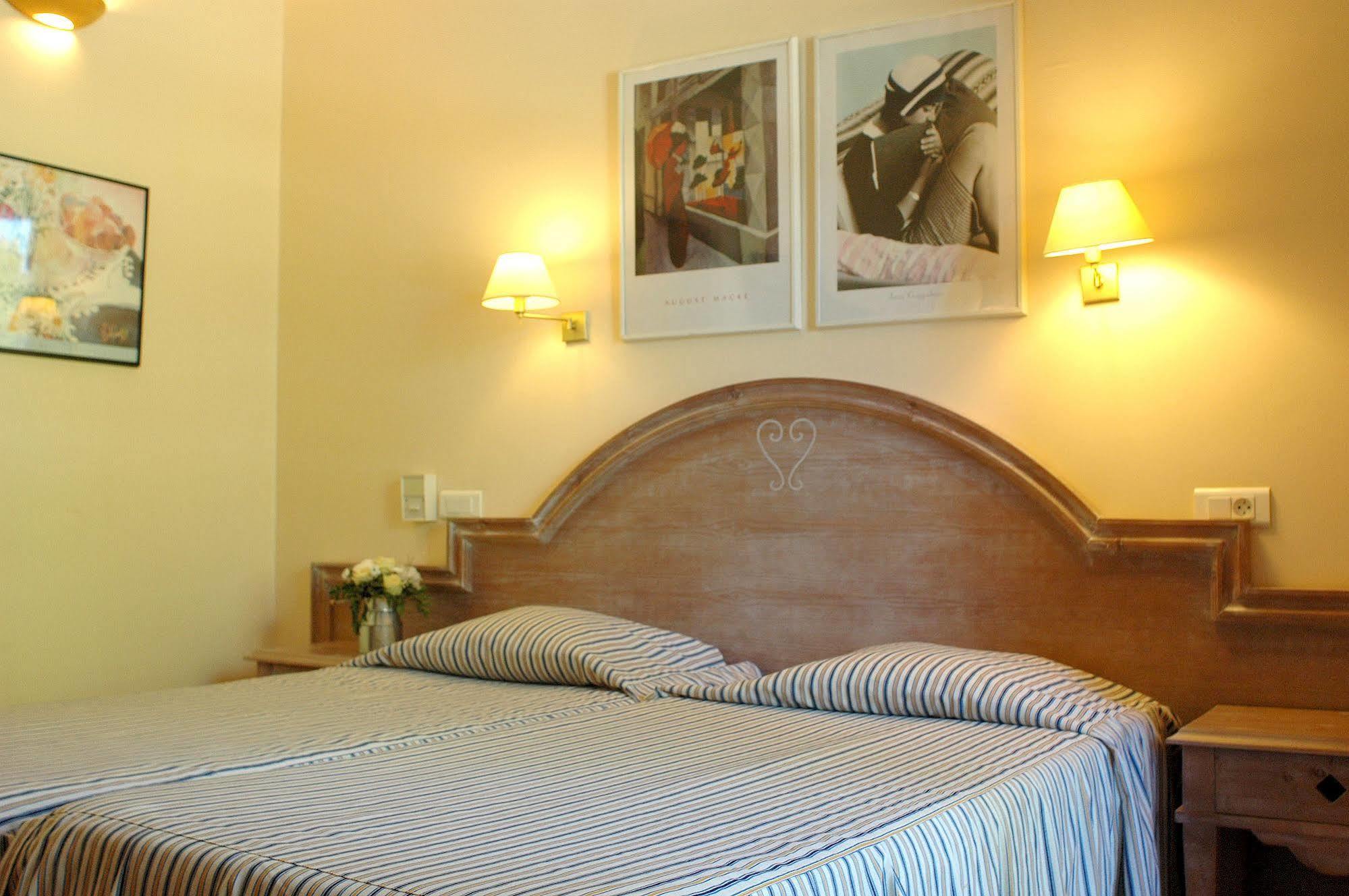 Ulvf Castel Luberon 3*